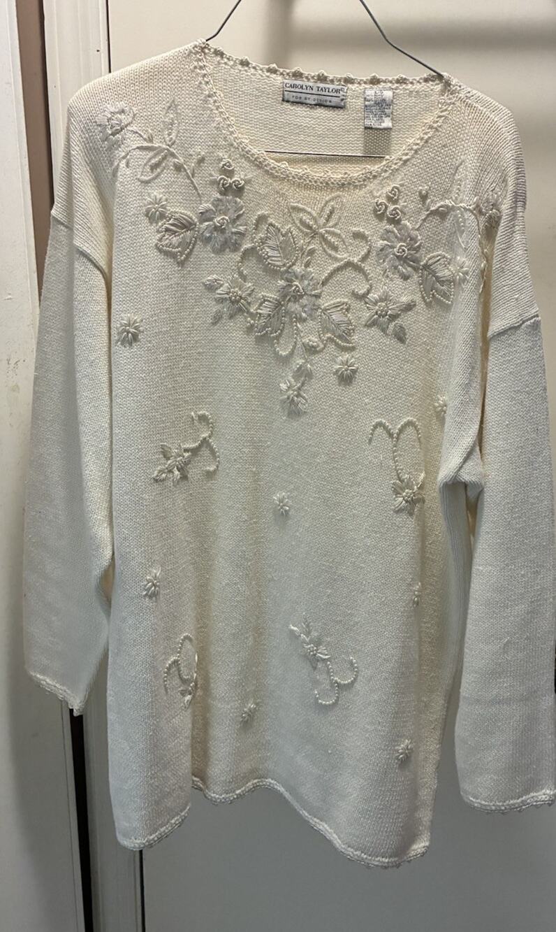 Carolyn Taylor Women's Sweater Large Beaded Pearl Design Long Sleeve White
